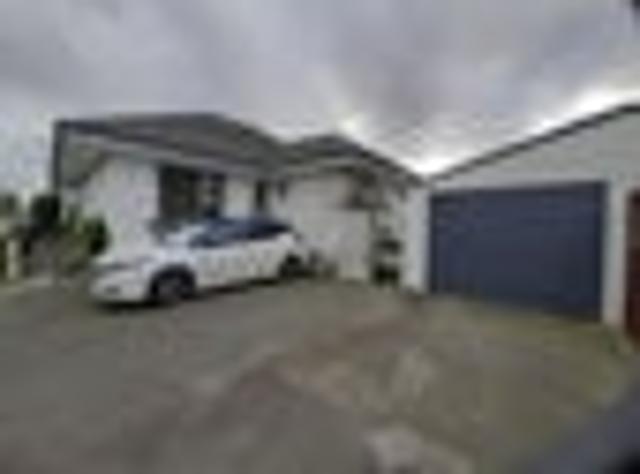 House for rent in Chaslands, Canterbury
