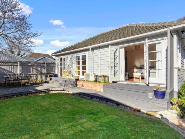 House for rent in Chaslands, Canterbury