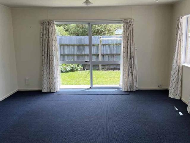 House for rent in Chaslands, Canterbury