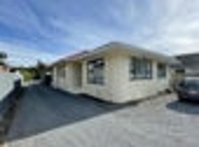 House for rent in Chaslands, Canterbury