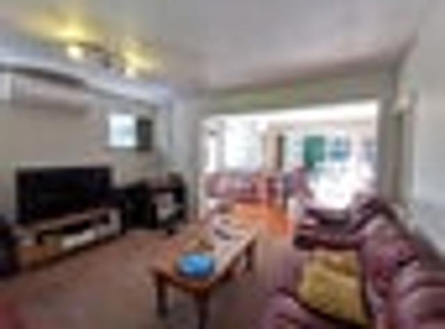 House for rent in Chaslands, Canterbury