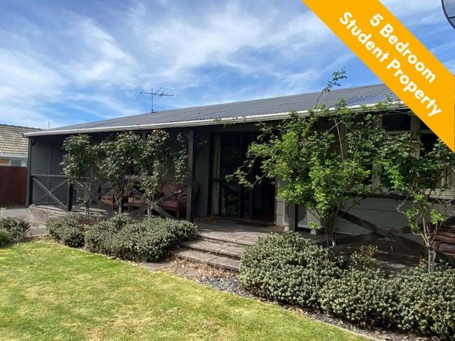 House for rent in Chaslands, Canterbury