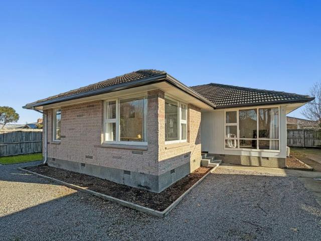House for rent in Chaslands, Canterbury