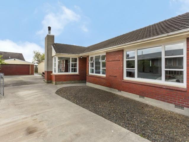House for rent in Chaslands, Canterbury