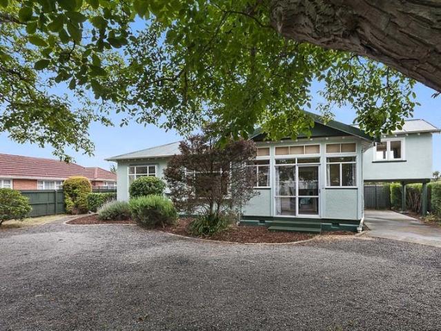 House for rent in Chaslands, Canterbury