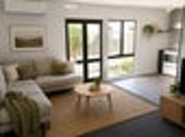 Apartment for rent in Chaslands, Canterbury