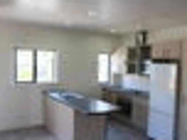 House for rent in Chaslands, Canterbury