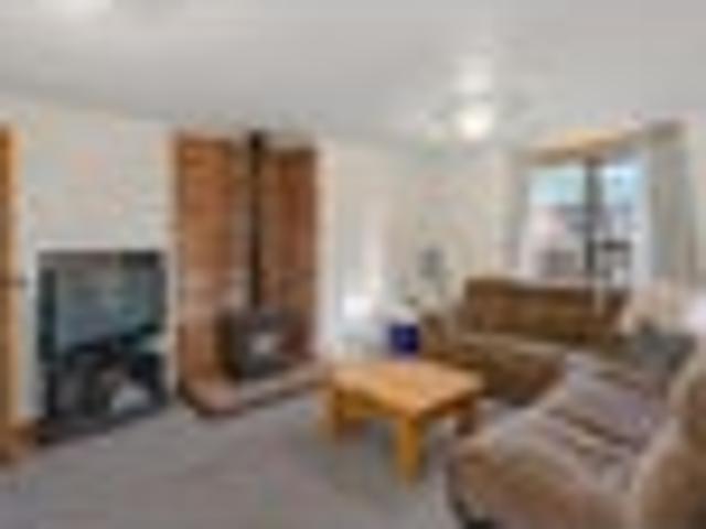 House for rent in Chaslands, Canterbury