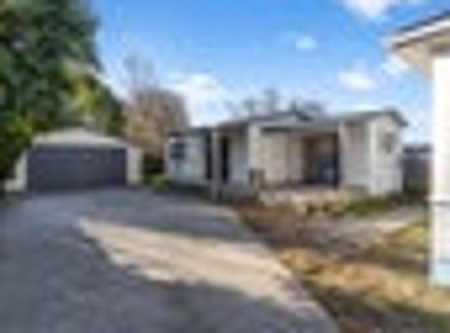 House for rent in Chaslands, Canterbury