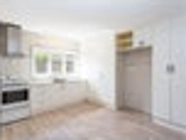 House for rent in Chaslands, Canterbury