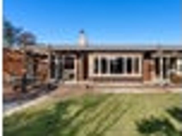 House for rent in Chaslands, Canterbury