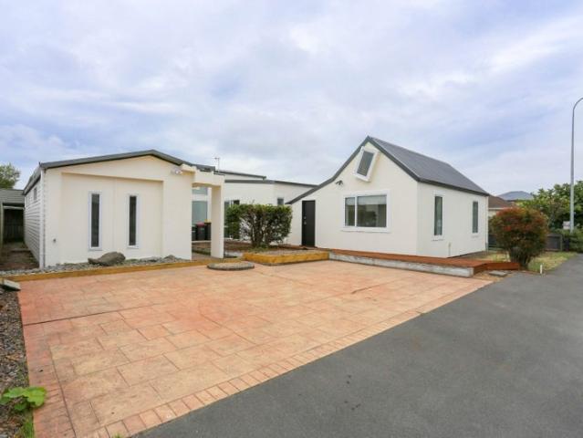 House for rent in Chaslands, Canterbury