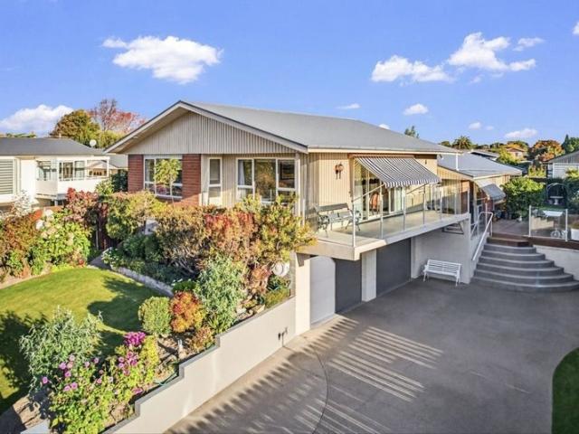 House for rent in Chaslands, Canterbury