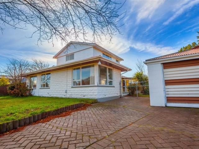 House for rent in Chaslands, Canterbury