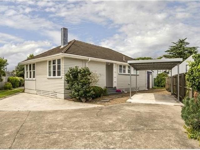 House for rent in Chaslands, Canterbury