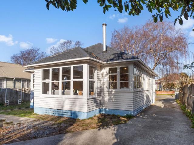 House for rent in Chaslands, Canterbury