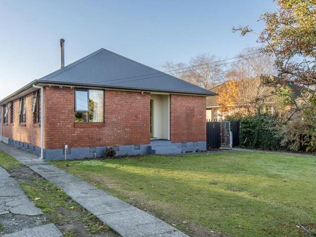 House for rent in Chaslands, Canterbury