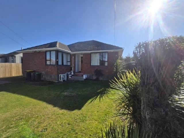 House for rent in Chaslands, Canterbury