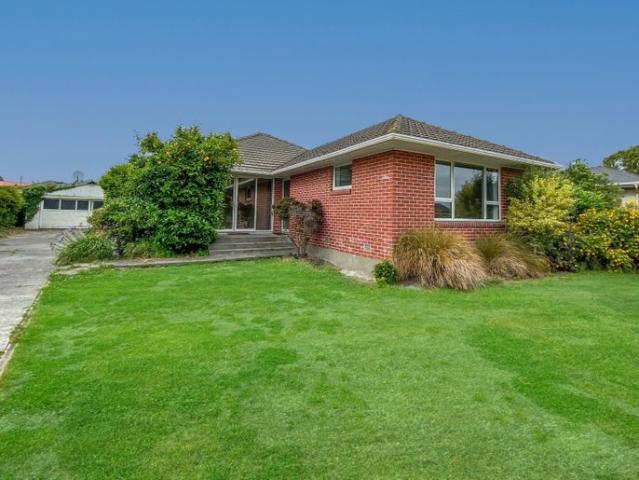 House for rent in Chaslands, Canterbury