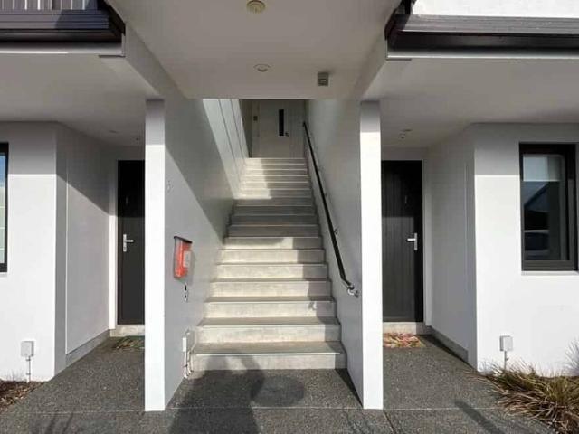 Townhouse for rent in Christchurch, Canterbury