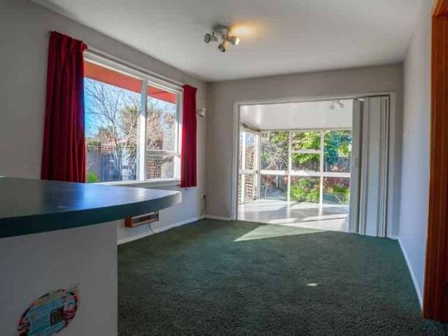 Apartment for rent in Chaslands, Canterbury