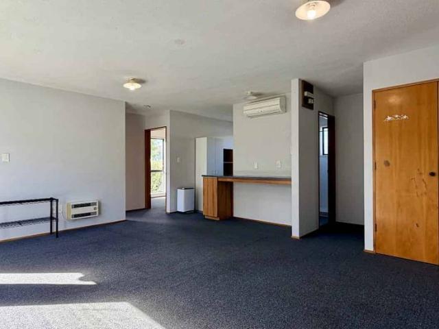 Apartment for rent in Chaslands, Canterbury