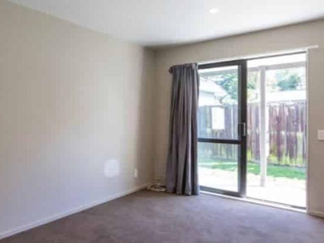 House for rent in Chaslands, Canterbury