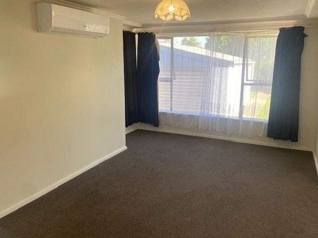 House for rent in Chaslands, Canterbury