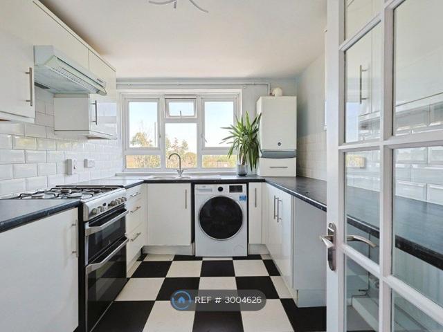 Apartment for rent in Roehampton, Greater London