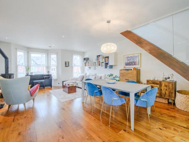 Apartment for rent in East Sheen, Greater London