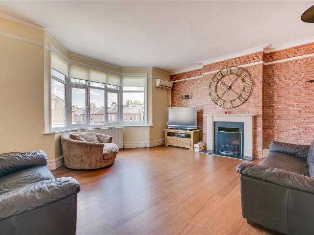 Apartment for rent in East Sheen, Greater London