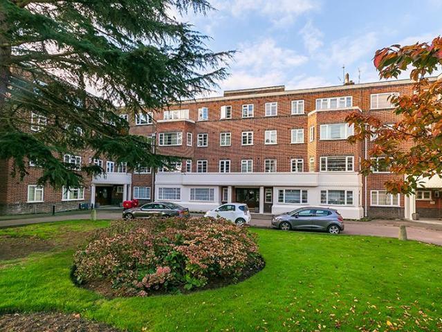 Apartment for rent in North Sheen, Greater London