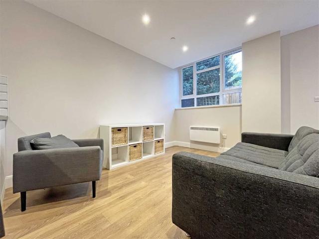Studio for rent in East Sheen, Greater London