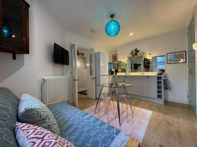 Apartment for rent in Queen's Park, Brighton