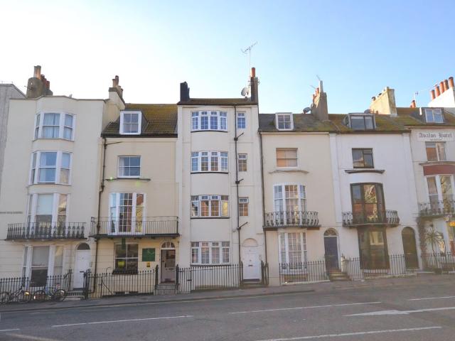 Apartment for rent in Queen's Park, Brighton