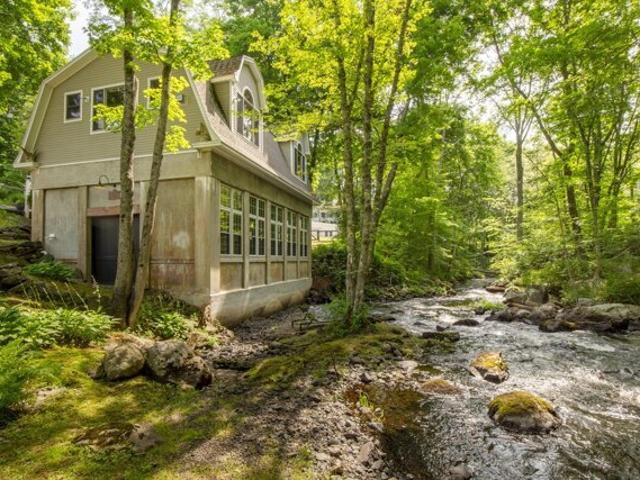 House for sale in Bristol, Maine