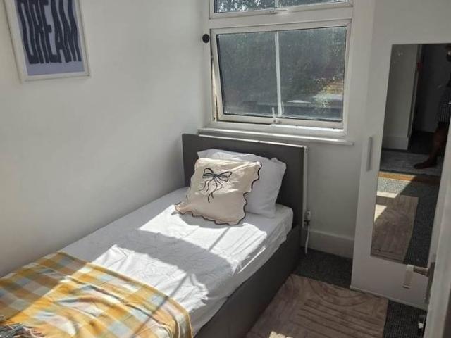 Room for rent in Midway, Kent