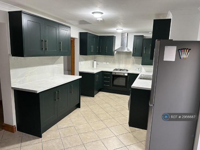 Apartment for rent in London Borough of Hounslow, Heston