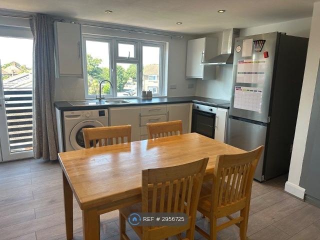 Apartment for rent in London Borough of Hounslow, Heston
