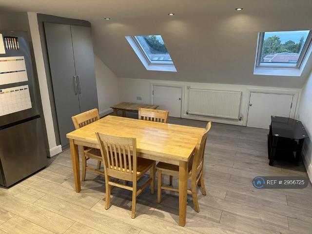 House for rent in London Borough of Hounslow, Heston