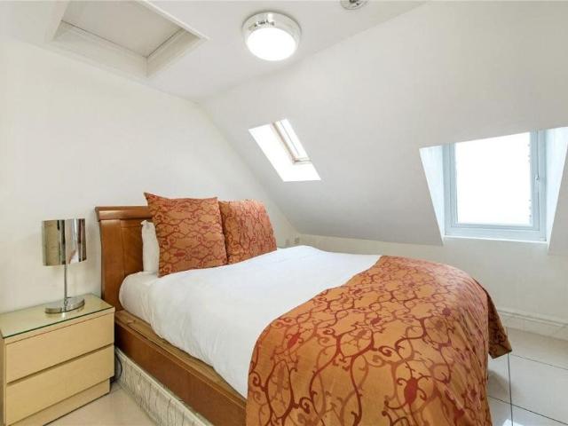 Studio for rent in Victoria, Greater London