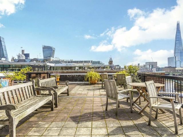 Apartment for rent in Lyons, Greater London
