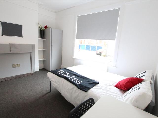 Room for rent in Phippsville, Northampton