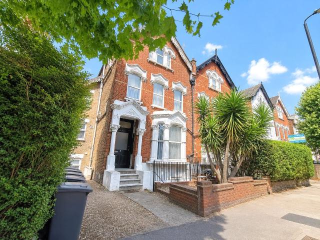 Studio for rent in Stroud Green, Greater London