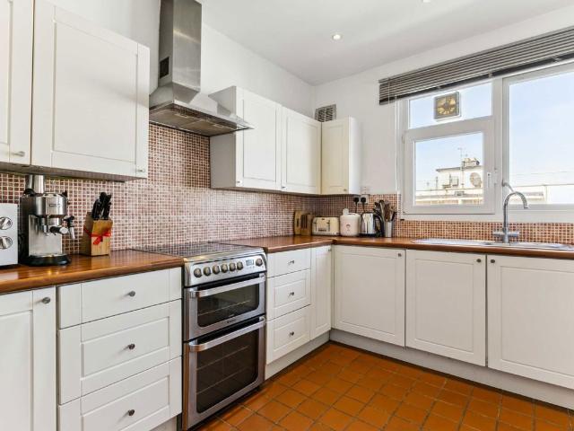 Apartment for rent in Balham, Greater London