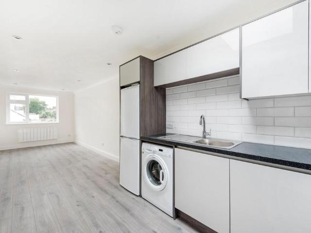 Apartment for rent in Upper Tooting, Greater London