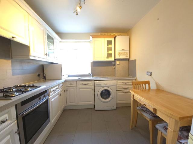 Apartment for rent in Furzedown, Greater London