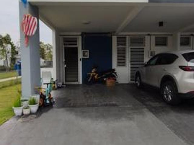 Townhouse for sale in Tanjong Sepat, Selangor