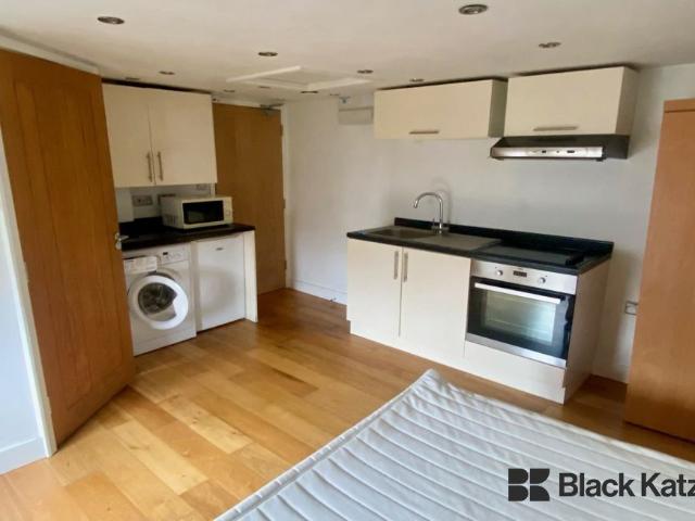 Studio for rent in Streatham Hill, Greater London