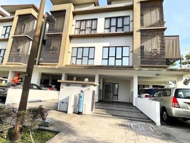 Townhouse for sale in Petaling, Subang Jaya